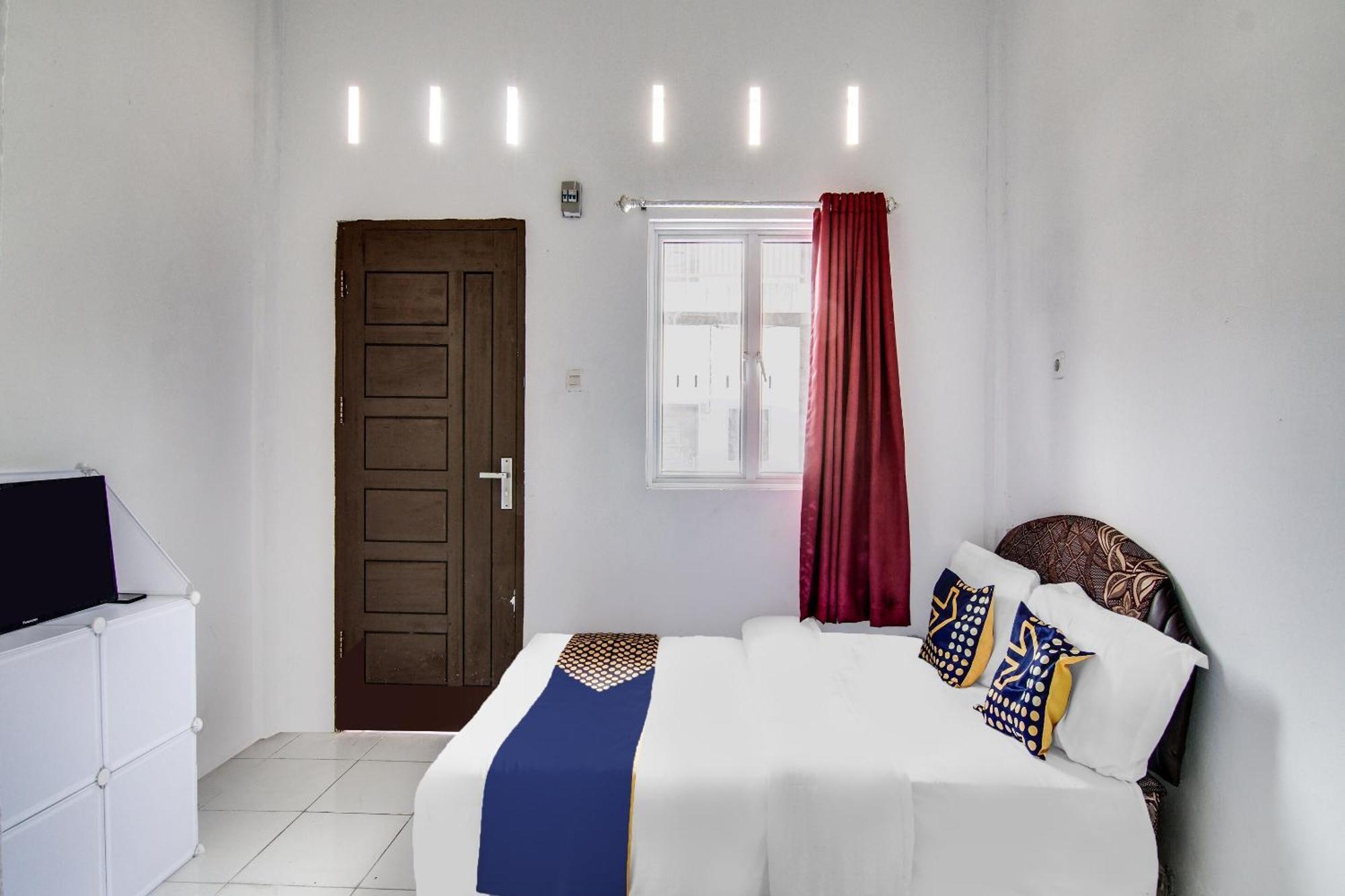 Spot On 91858 Raja Homestay Syariah Pekanbaru Exterior photo