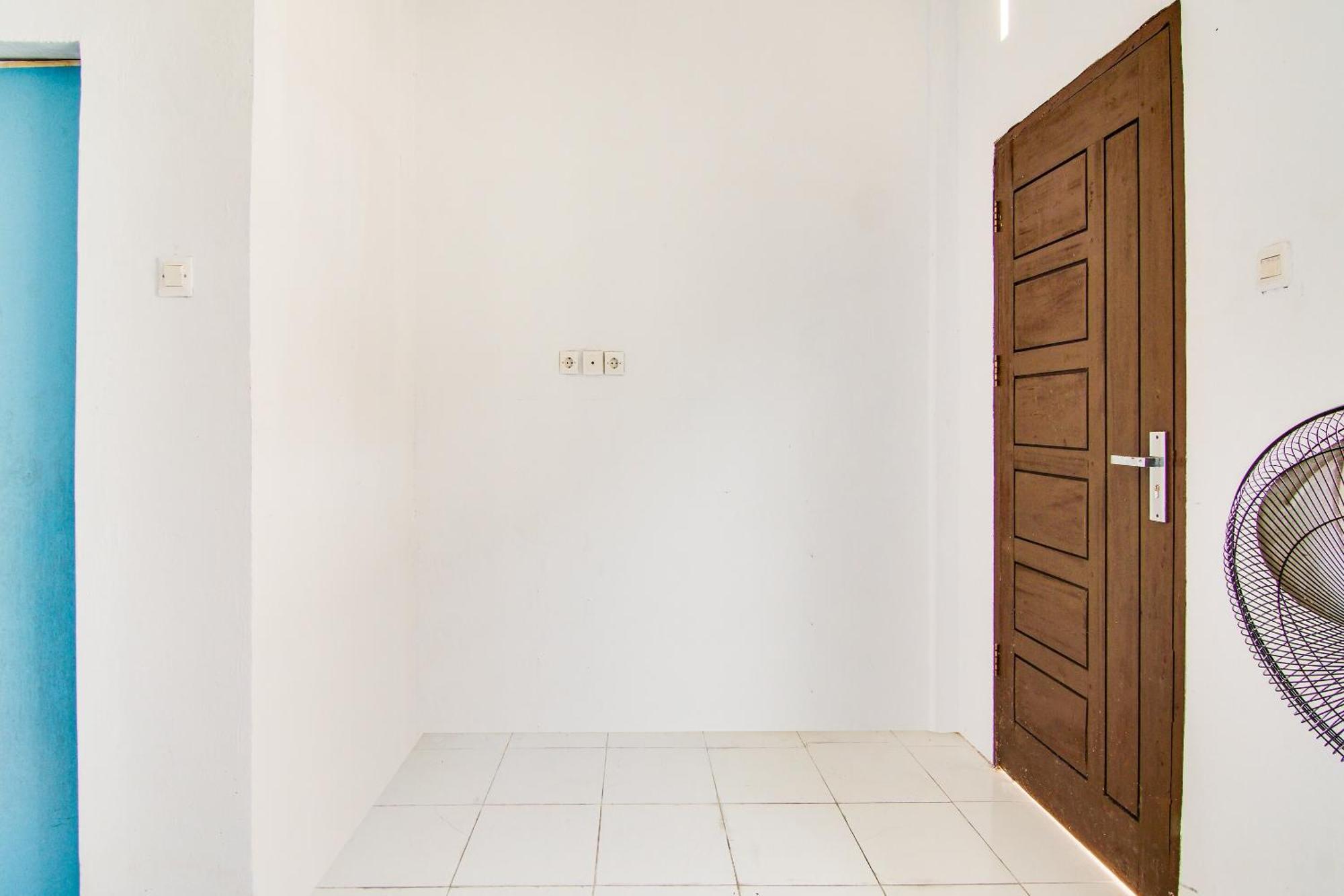 Spot On 91858 Raja Homestay Syariah Pekanbaru Exterior photo